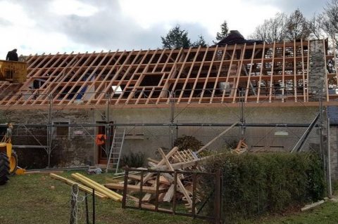 Rénovation de toiture en fibros d'une maison individuelle à Bugeat